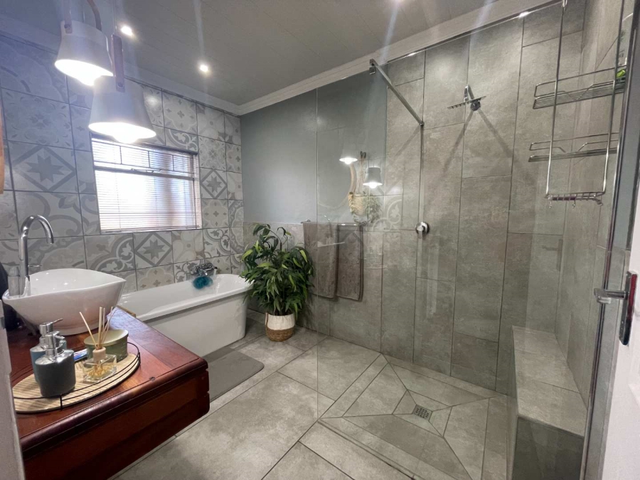5 Bedroom Property for Sale in Universitas Free State